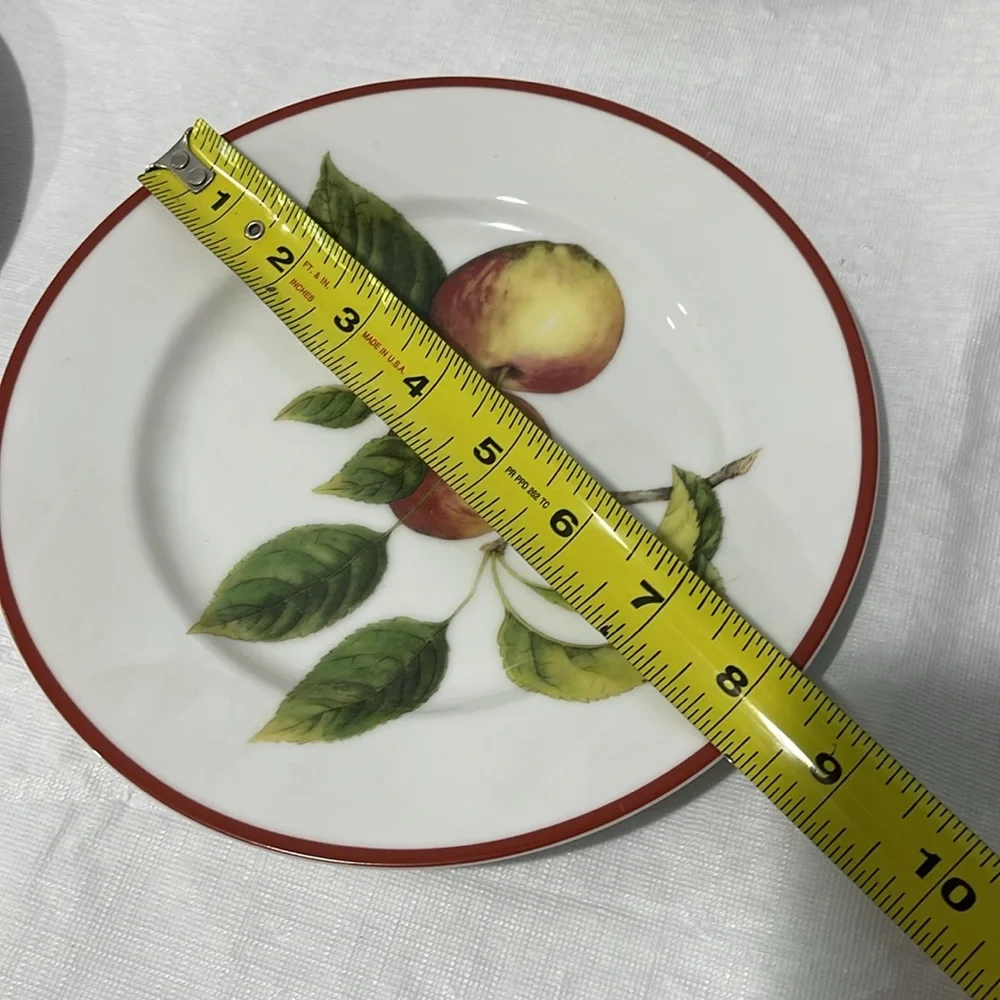 Williams Sonoma Apple Orchard 8.25” Salad Dessert Plates set of 4